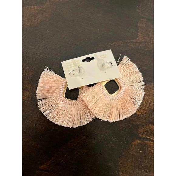 Pink and gold fringe earrings - Picture 2 of 2